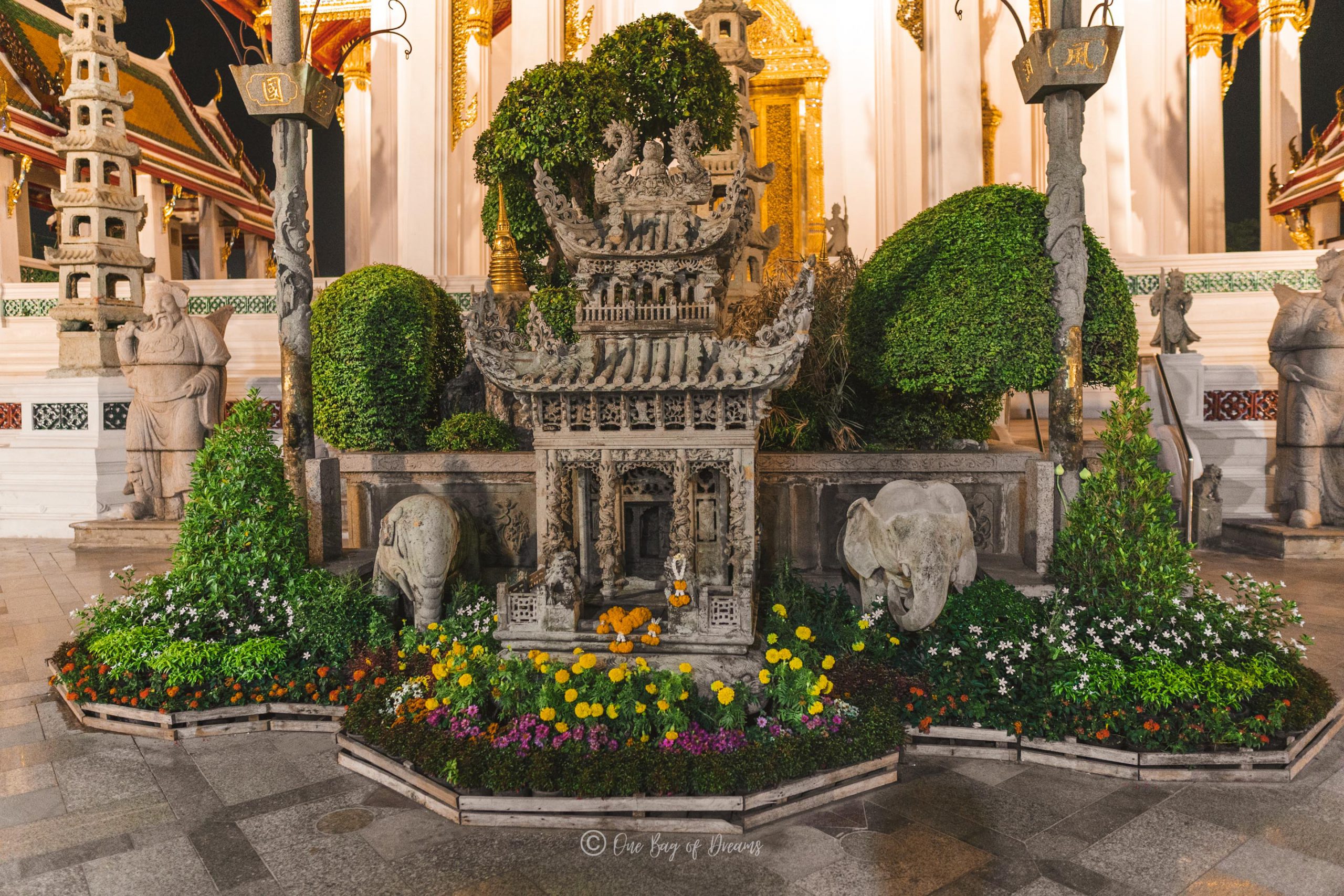 Garden of Wat Suthat Thepwararam